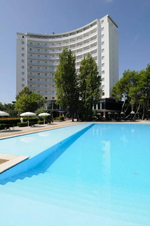 Hotel President
