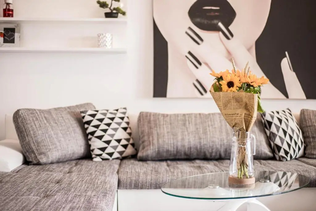 2-Room Penthouse Plaza Residence P1