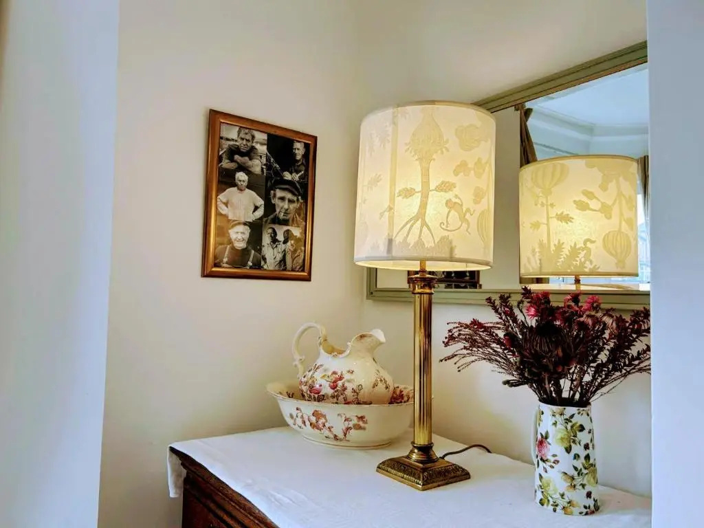 Large Sunny King-Size En-Suite