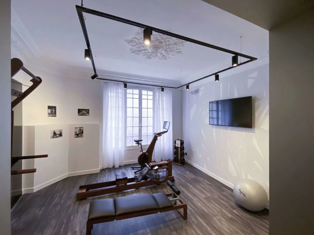 TRIBE Paris Batignolles