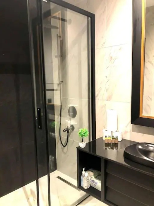 Luxury apartment- Pool, Parking & Gym in Beyoglu