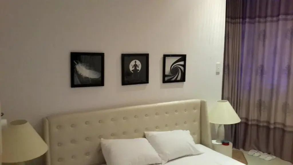Honeymoon Hotel