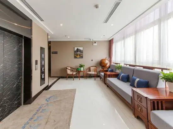 Longyin Business Hotel (Shijiazhuang People's Hospital Hebei Normal University Branch)