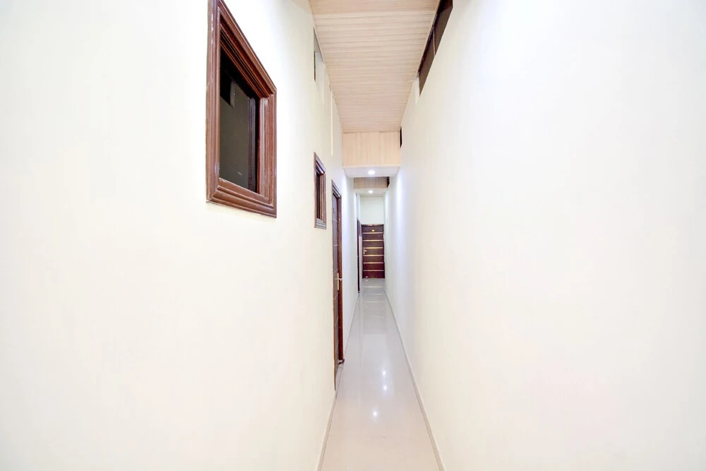 OYO 43291 Br Guest House