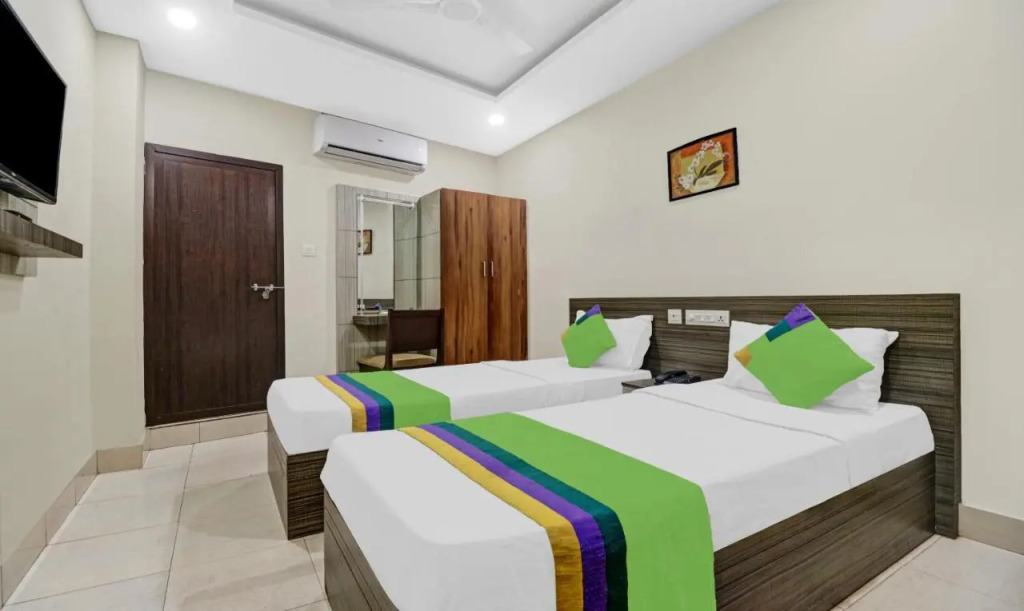 Treebo Darwesh Residency - 500m from Railway Station