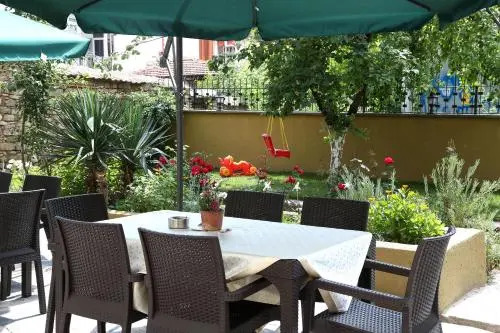 Adali Hostel Pansi̇yon
