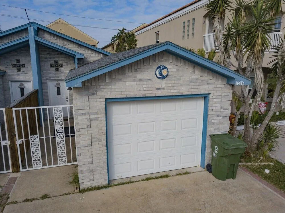 Blue Siren House
