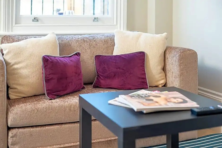 CAPITAL Sloane Street Studio with Balcony