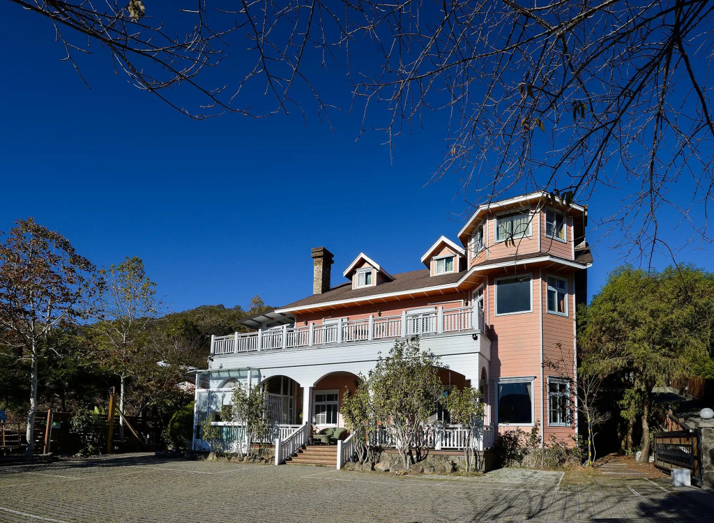 Aurora Villa