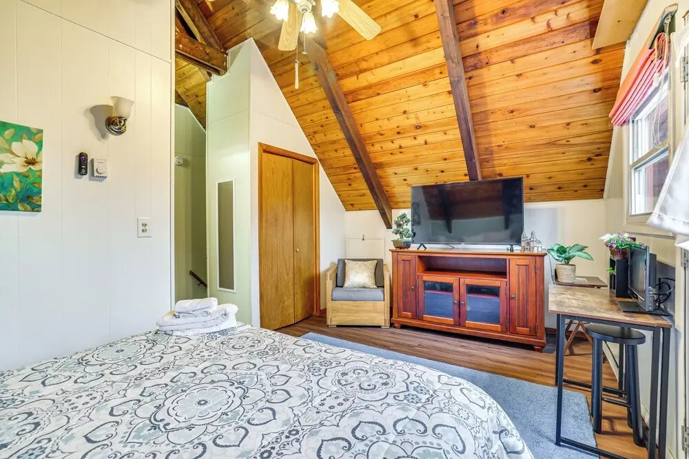 Family Friendly: Streamside Retreat in The Hideout