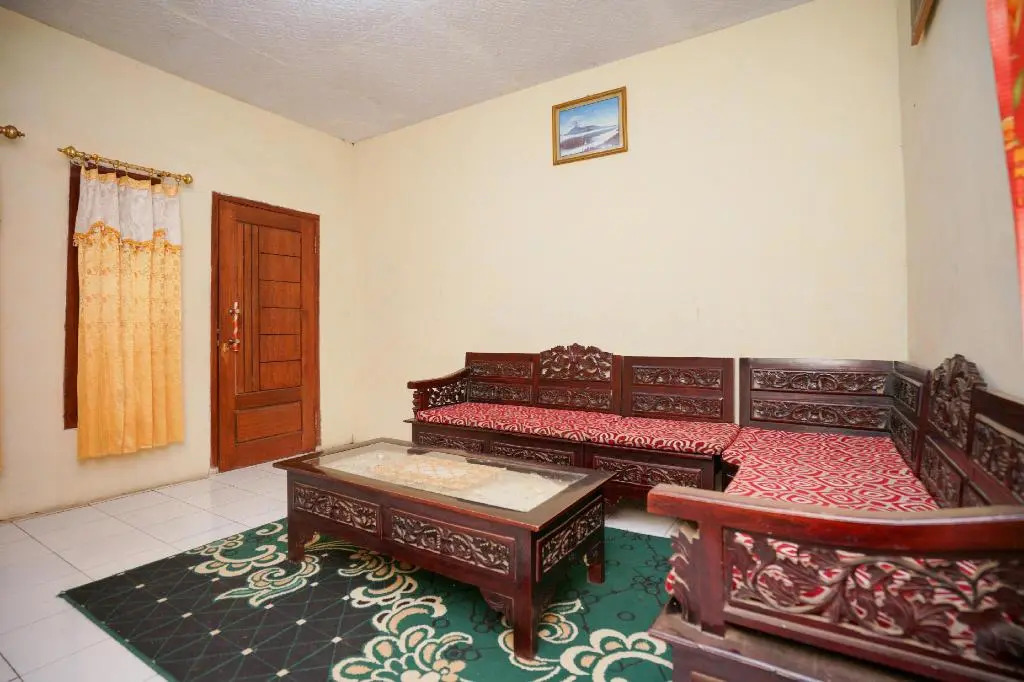 OYO 1834 Family Homestay