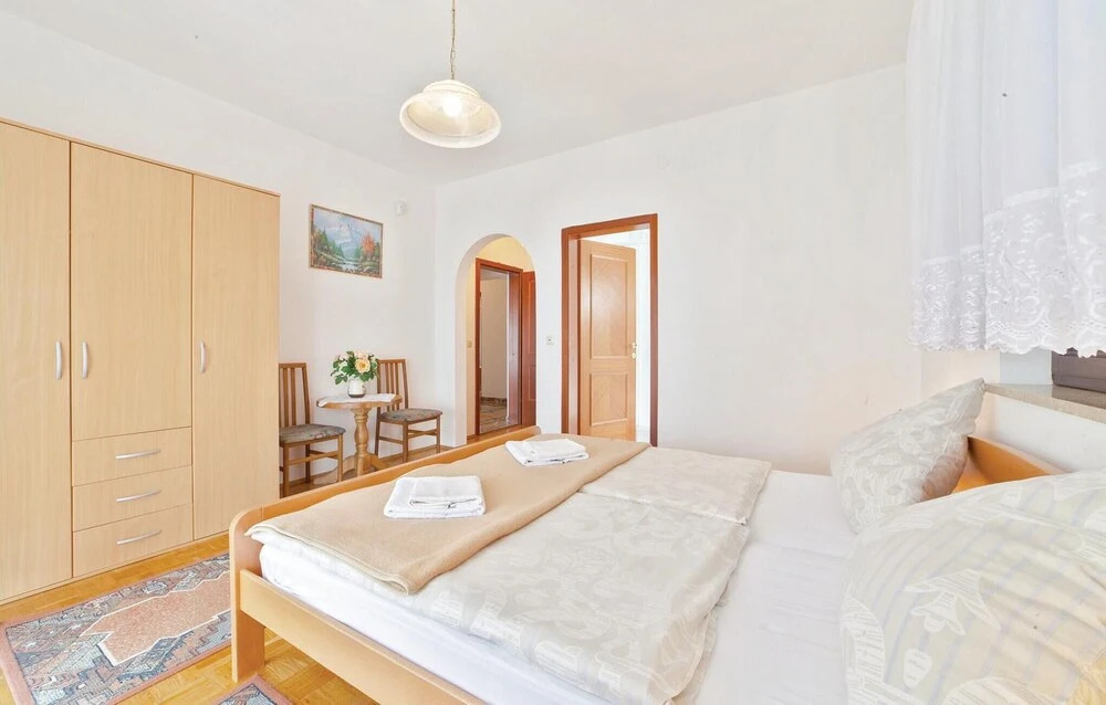 5 Bedroom Amazing Home In Klenovica
