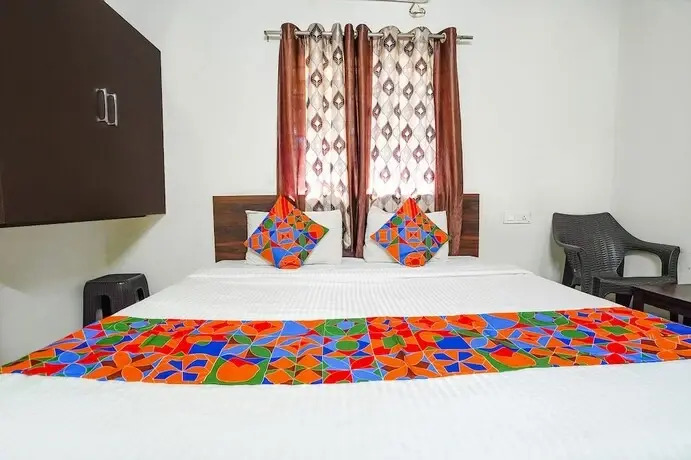 Fabexpress Vandan Villa Rooms Service Apartment