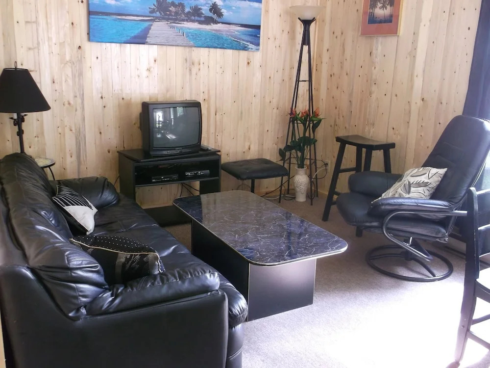 Chalkleys Sandy Bay Cottage Resort