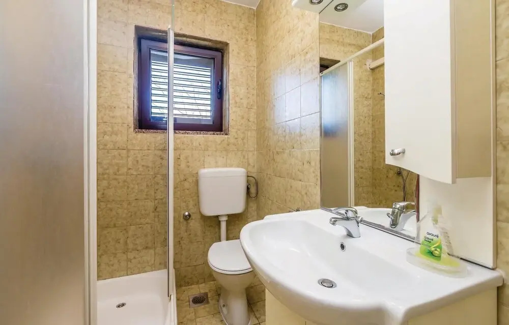 Awesome Apartment in Jurandvor With Wifi and 2 Bedrooms