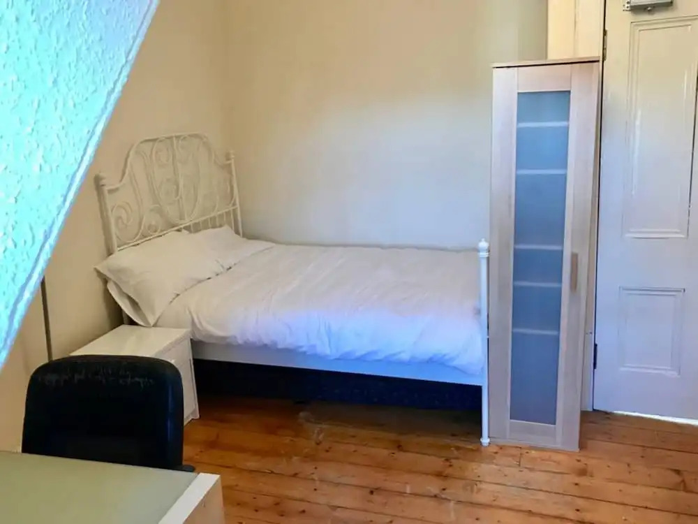Fabulous 6 Bedroom Edinburgh Apartment