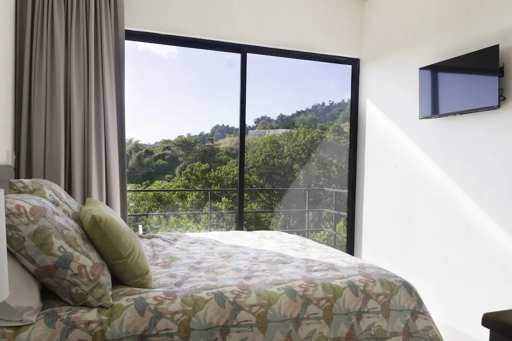 Prime Hermosa- Ocean View Villa with Infinity Pool