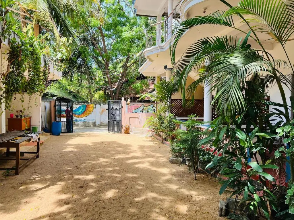 Sea Rock Beach Hotel