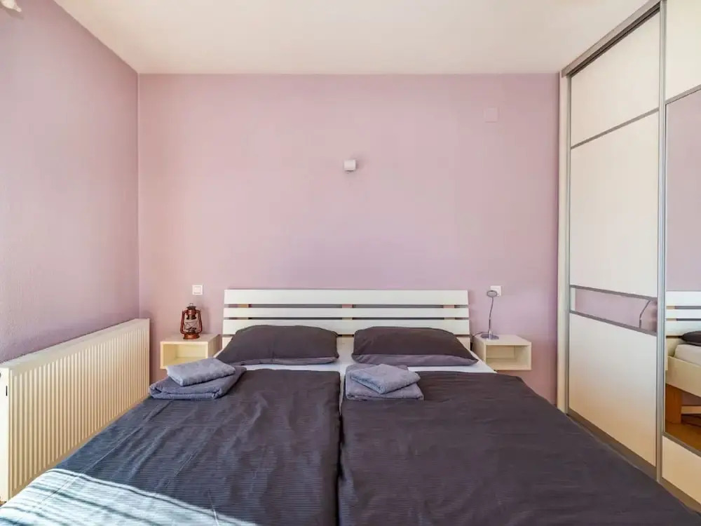 Delightful Apartment in Radovin With Garden