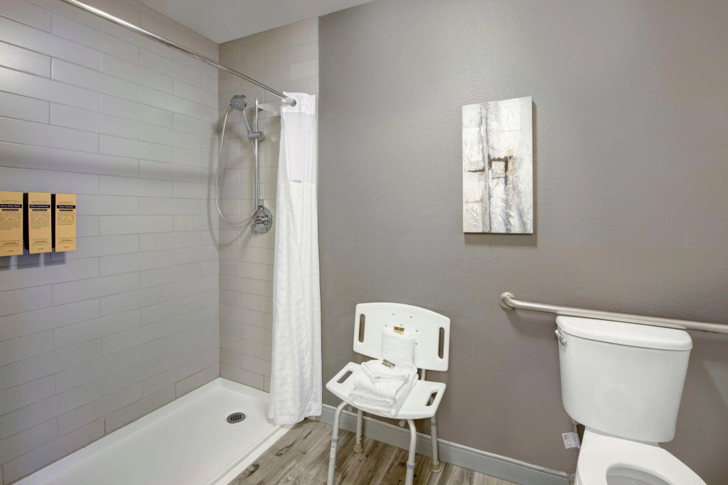 Best Western PLUS Peppertree Airport Inn