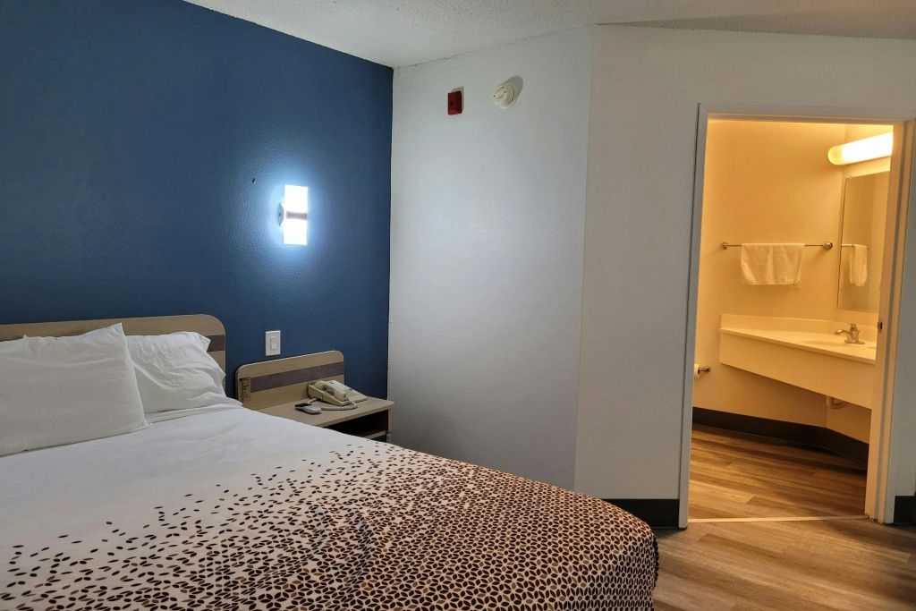 Modern Stay 39 Lakeview By OYO Minonk