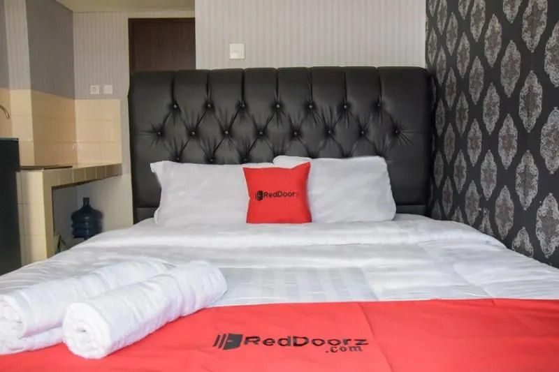 RedDoorz Apartment @ Serpong Green View