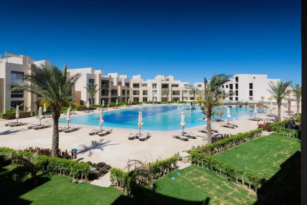 Balanced & Bright 2 BDR Mangroovy Free Pool & Beach Access