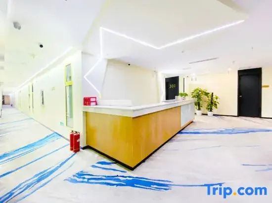 Zhongmeng Cube Hotel (Beijing South Railway Station Jiaomen West Subway Station)