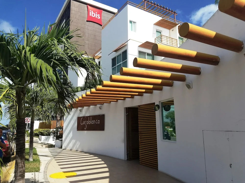 Casa Blanca PH by TA