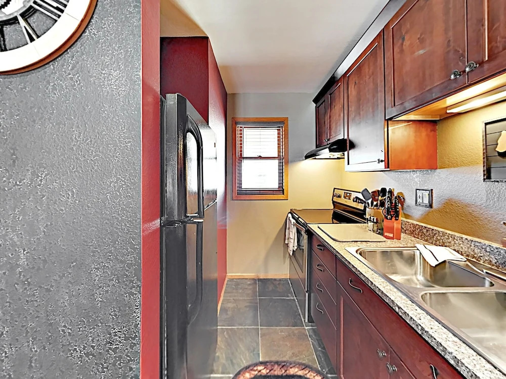 Amazing Walkable Locale Condo Unit 313 1 Bedroom 1 Bathroom Condo