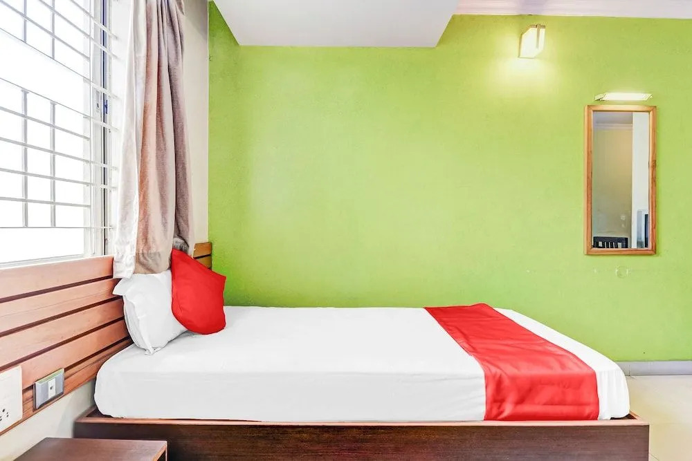 OYO 60932 Hotel Basera Inn