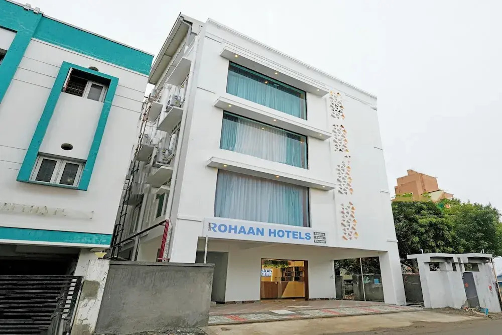 Rohaan Hotels Medavakkam by UPAR
