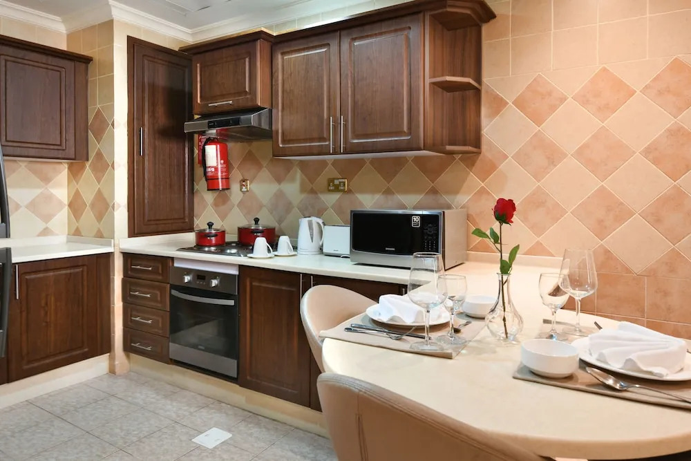Al Diyafa Furnished Suites