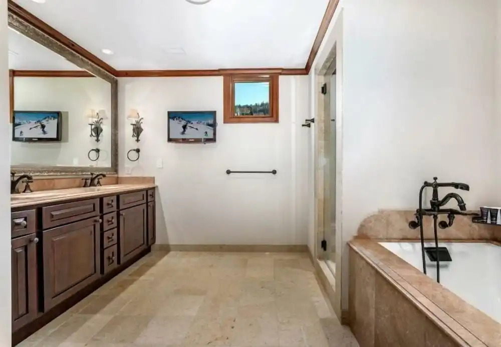 Platinum Vail Ritz-carlton 4 Bedroom Mountain Residence Just One Block From the Eagle Bahn Gondola