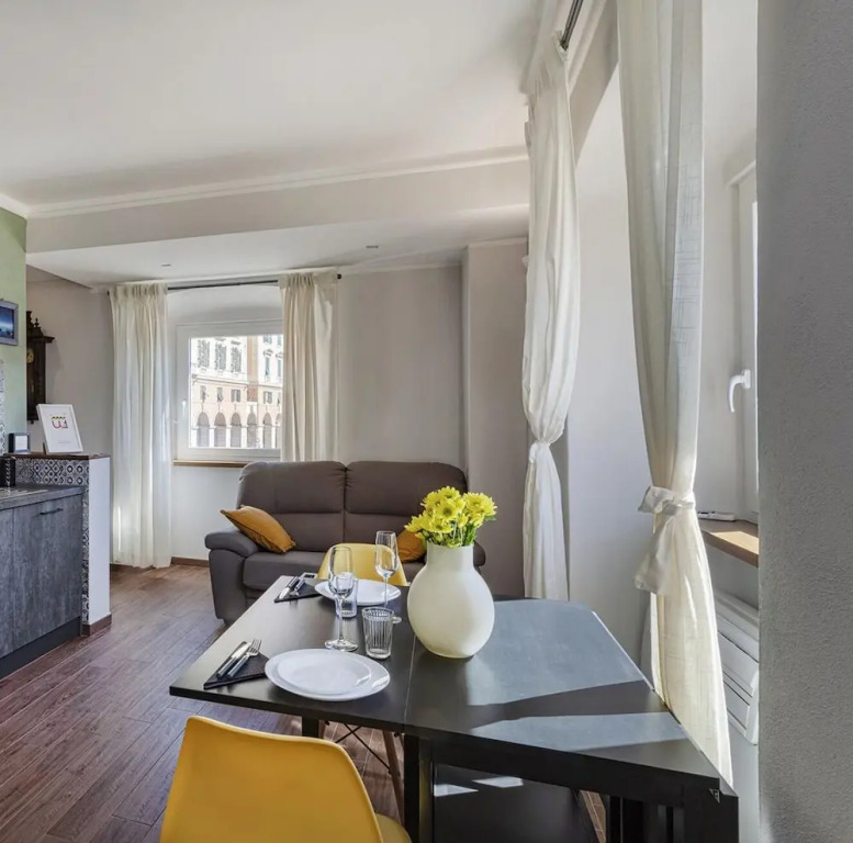 San Lorenzo View Apartment 5 by Wonderful Italy