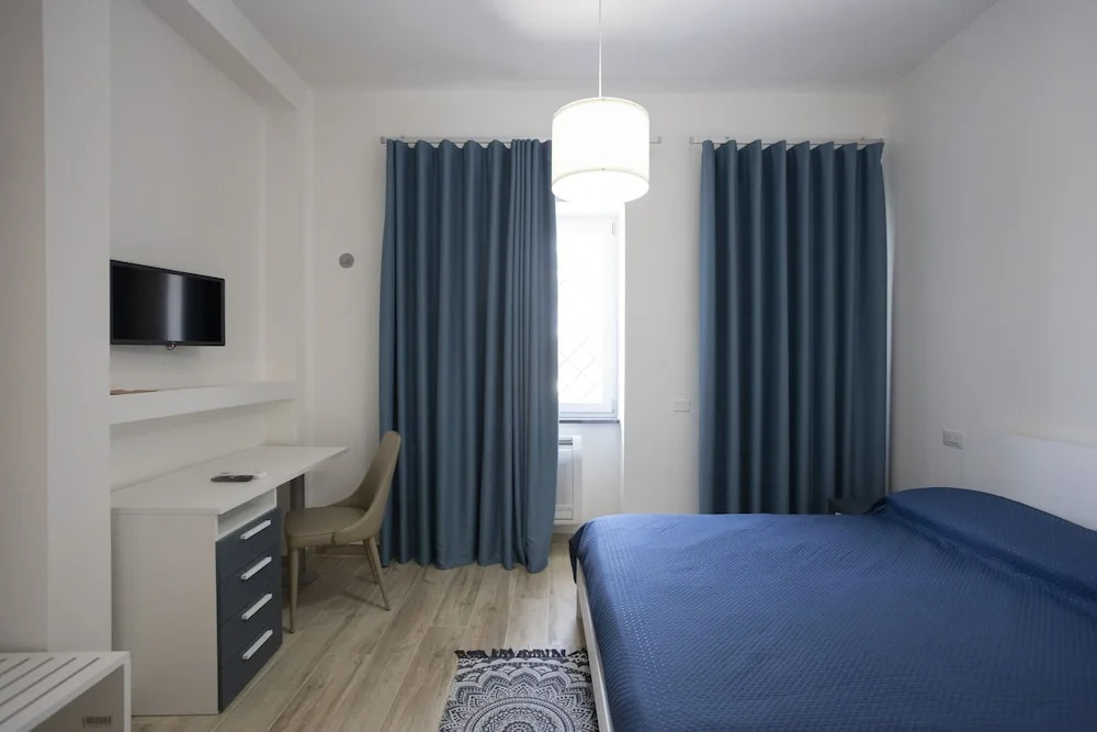 MA RI Apartments