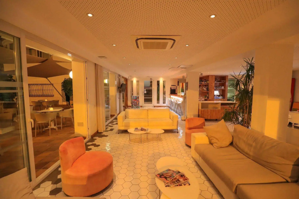 Es Mitjorn Hotel