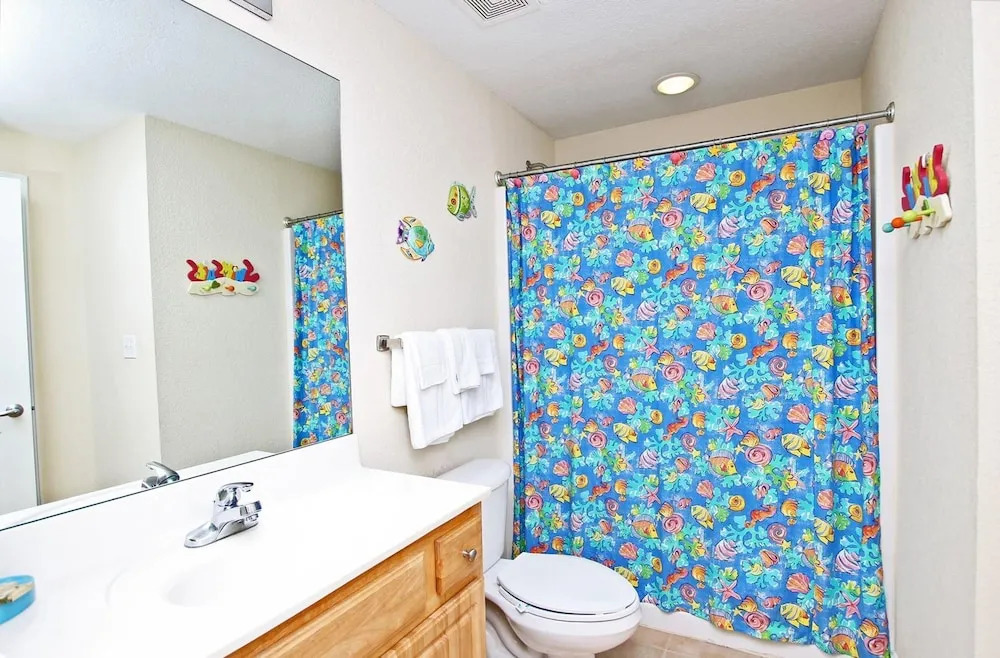 Crystal Shores West 1102