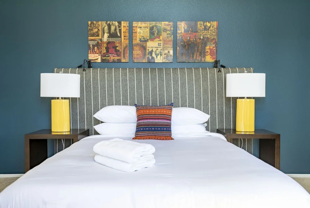 Chic 3br Townhome in Pacific Beach by Wanderjaunt