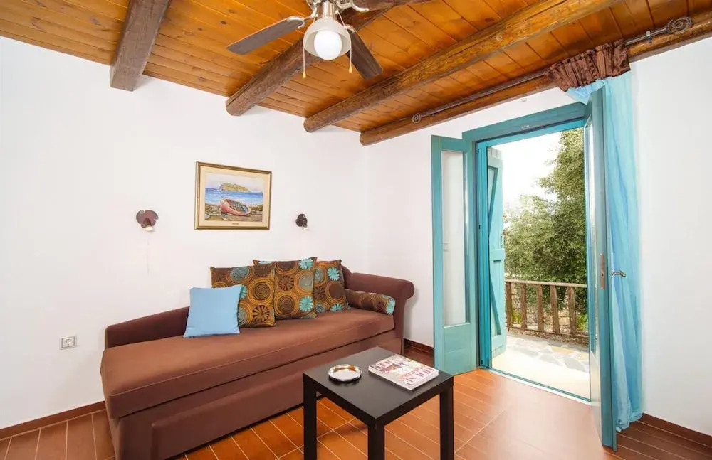 Villa Ilios - Delightful 2 Bedroom Stone House