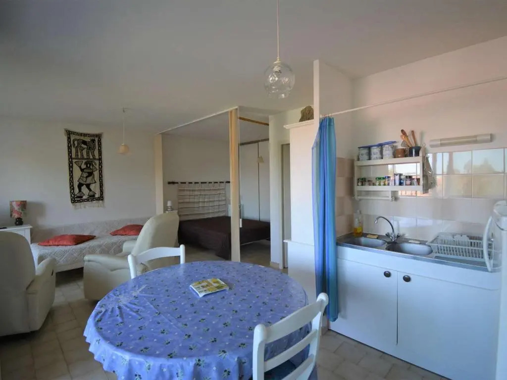 Appartement Ruoms, 1 pièce, 2 personnes - FR-1-382-151