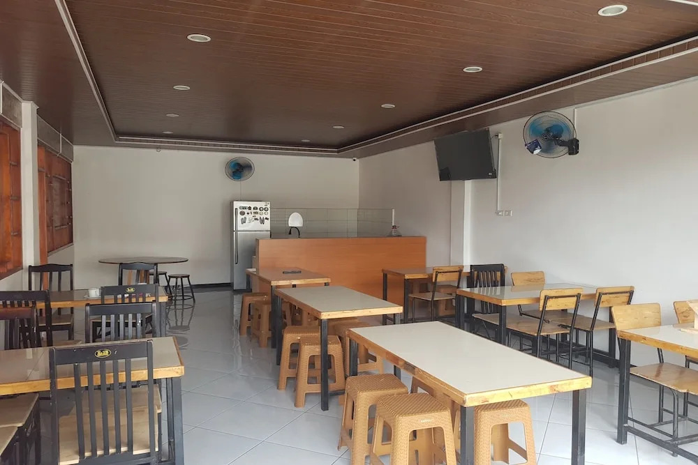 OYO 93709 Rose Inn 2