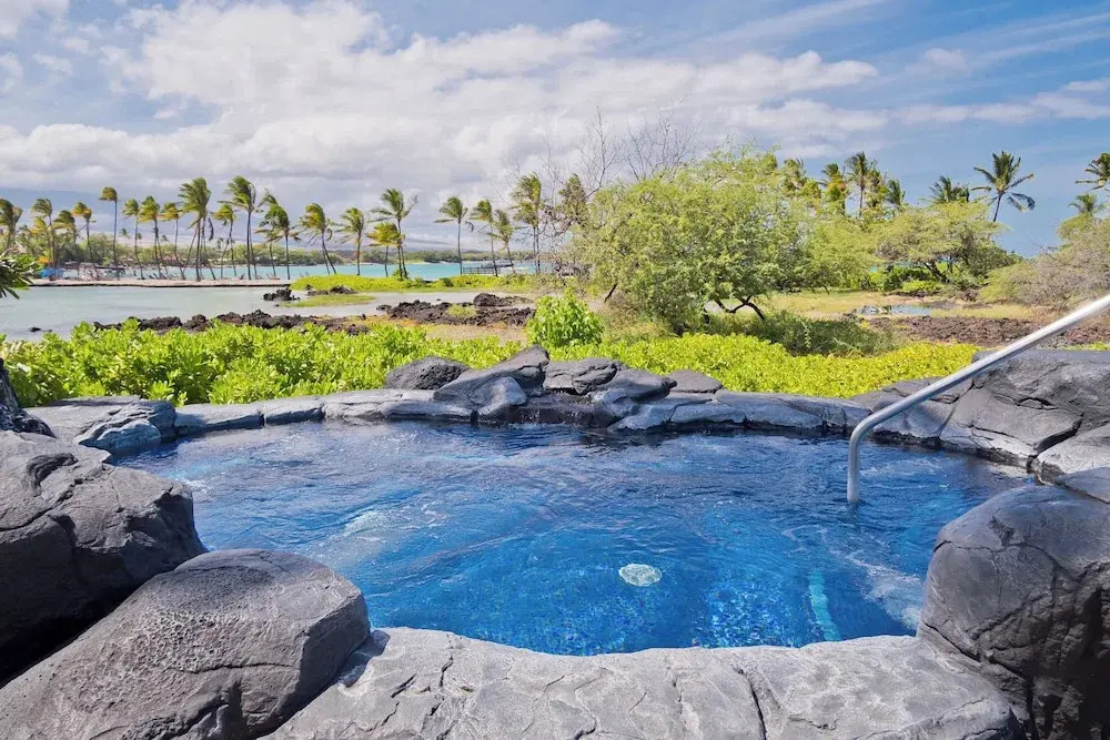 Kolea - Luxe 2BR Condo with Pool Access
