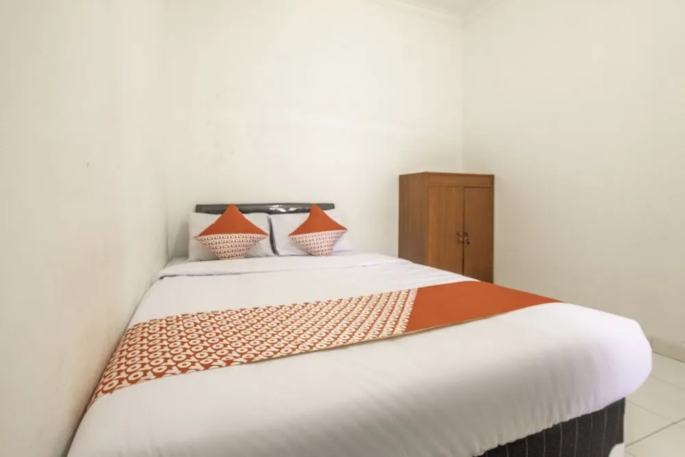 OYO 2418 Sutanto Guest House