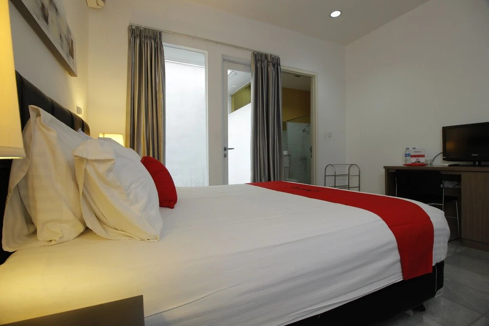 Reddoorz @ Ampera