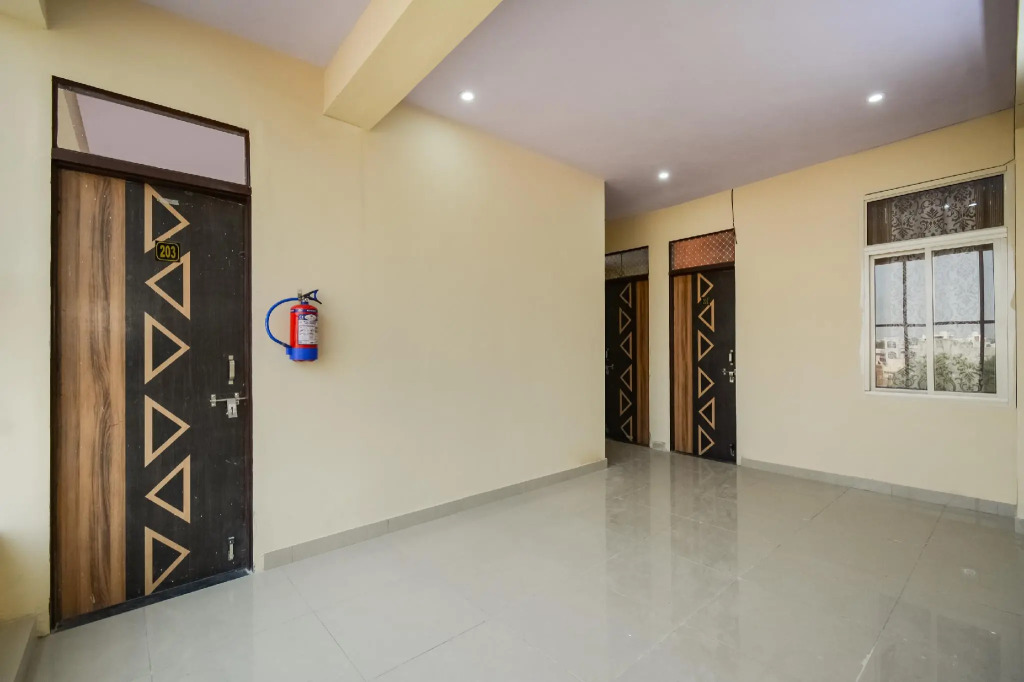 OYO Flagship 65384 Hotel Jaipur Crown