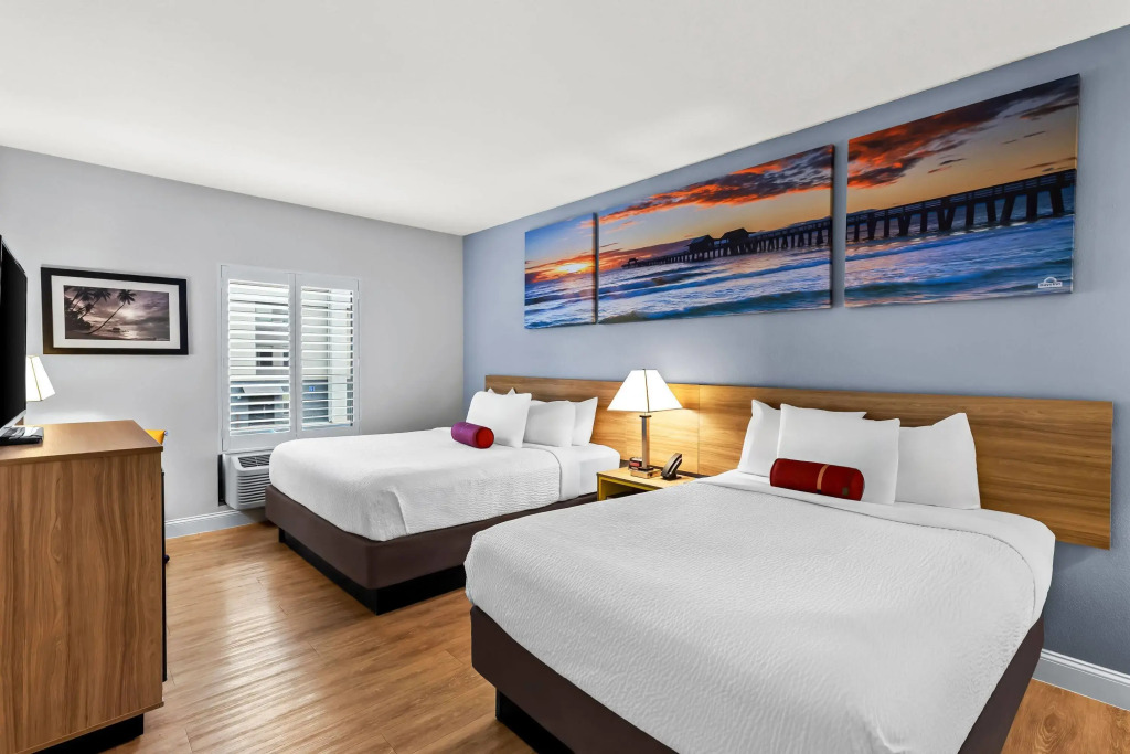 Days Inn & Suites by Wyndham Lakeland