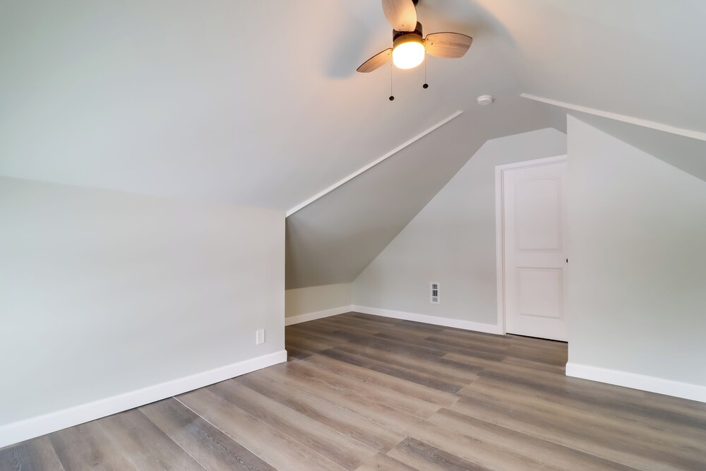 Near Midtown & Medical District! Updated Unit