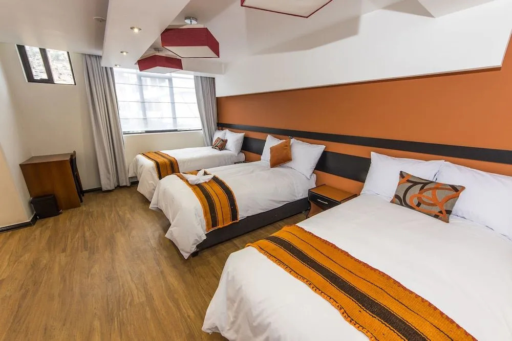 Capac Hotel