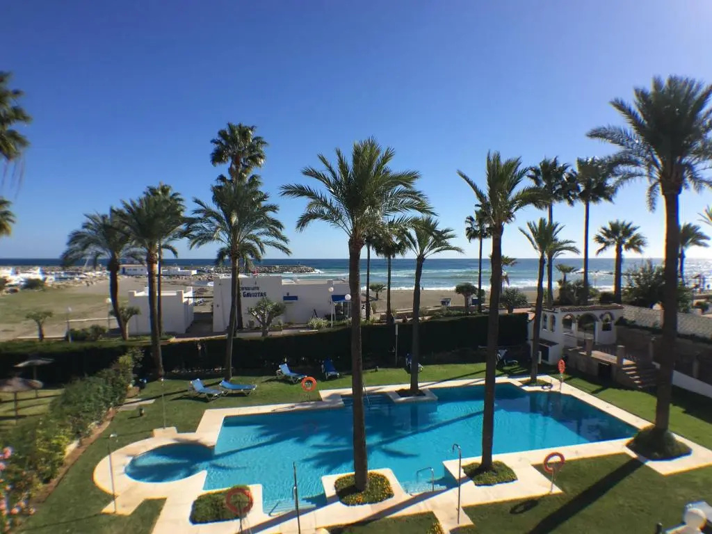2204-Luxury apt on the beach,new,on duquesa port!